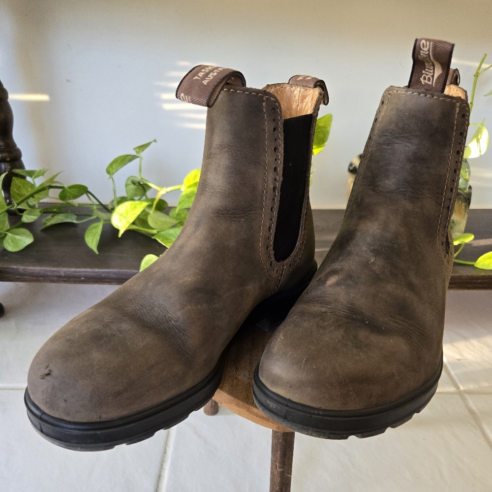Blundstone high ankle boots